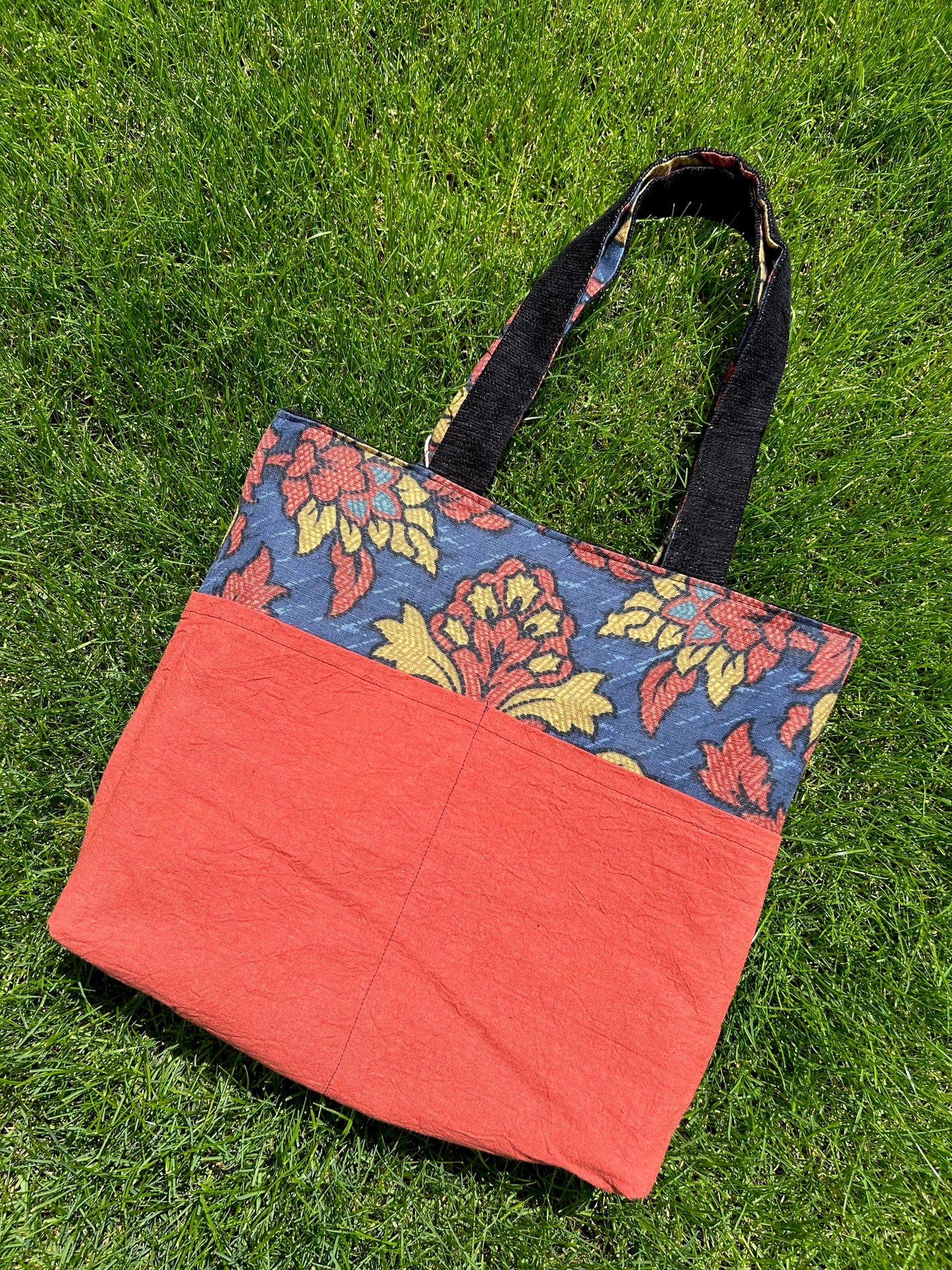 Reversible tote bag