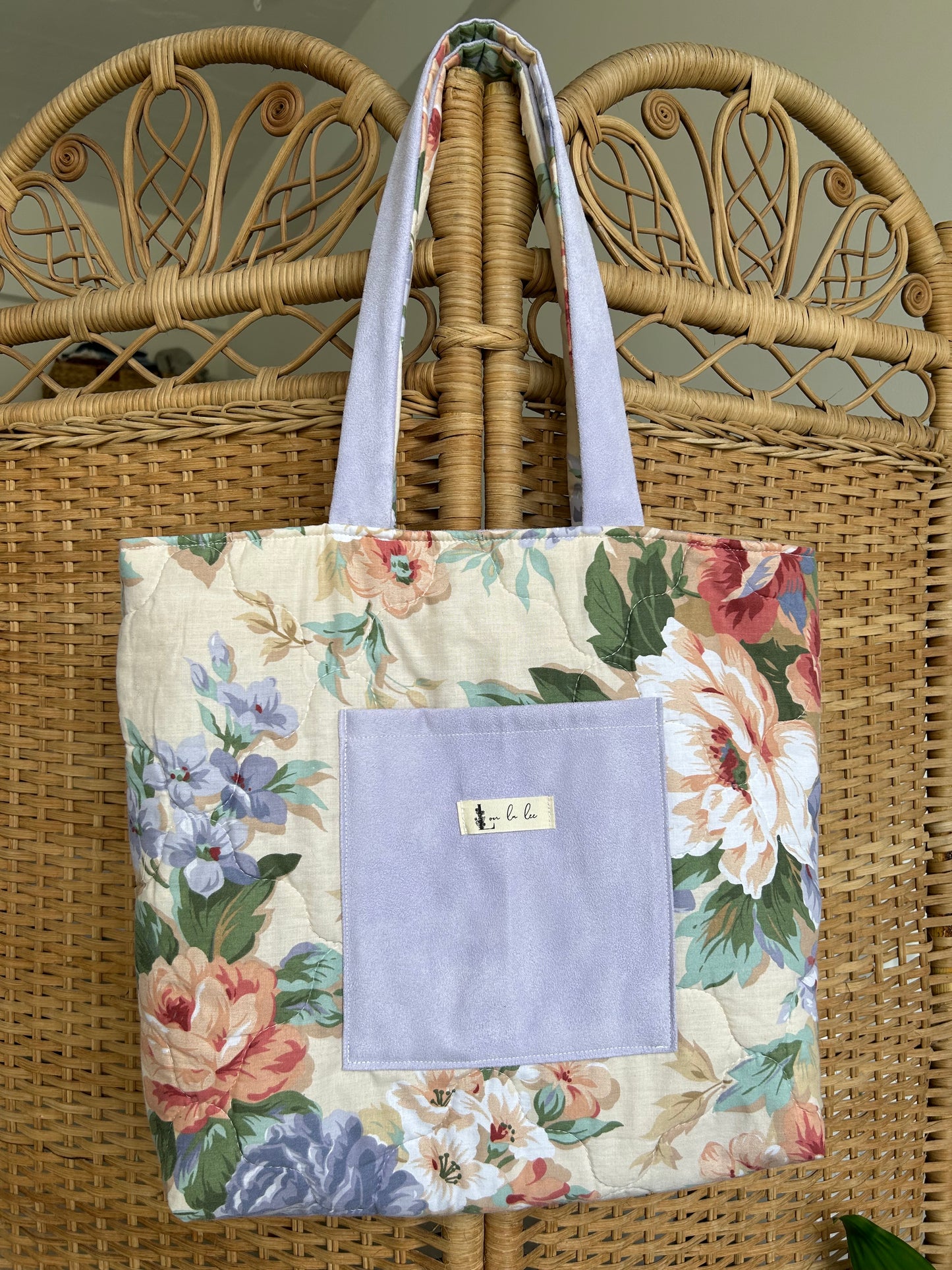 Reversible tote bag