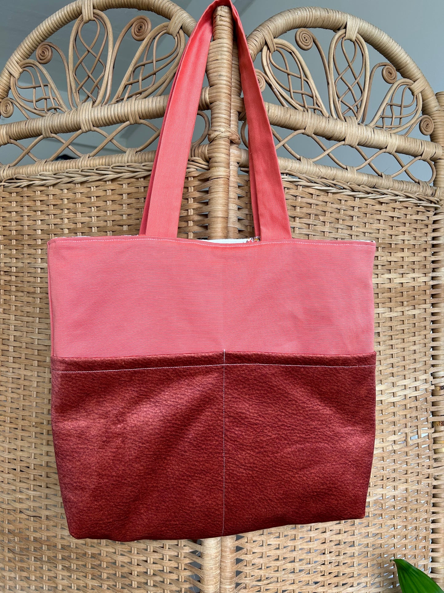 Reversible tote bag