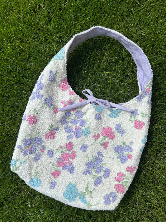 Reversible shoulder bag