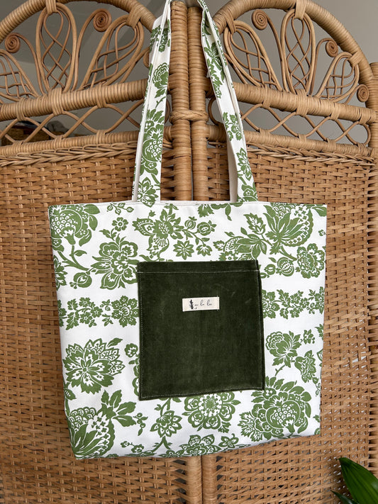 Reversible tote bag